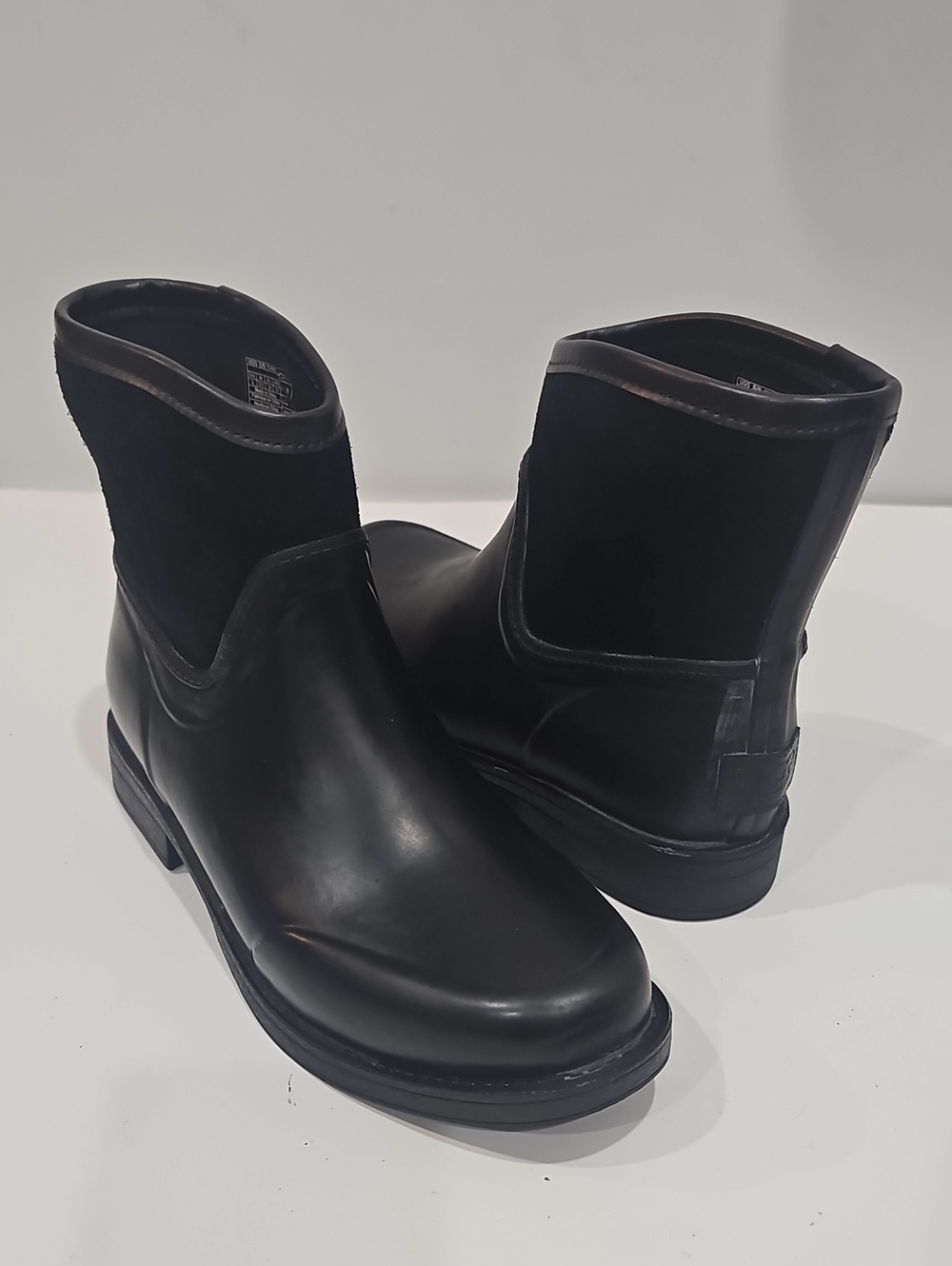 UGG Women Black Rubber Chelsea-style Ankle Boots Sz 8